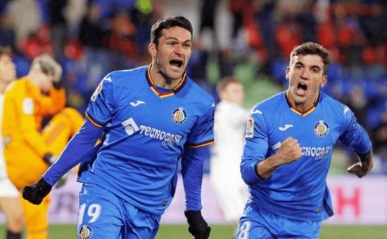 包含史图加特主场拒绝失球，保住胜利的词条